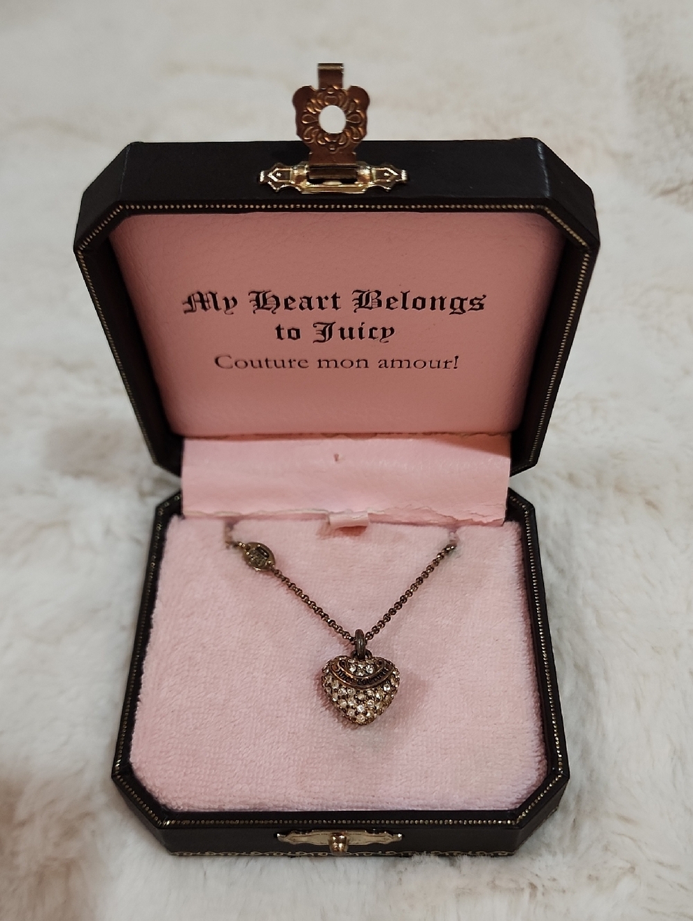 Vintage JUICY COUTURE Antique-Goldtone Rhinestone Heart Pendant Necklace w/ Box